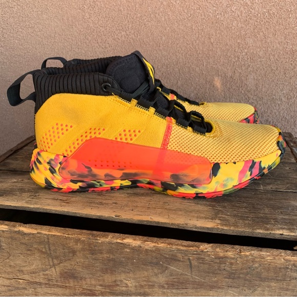 Adidas Damian Lillard Gold Goose Shock Basketball Shoes